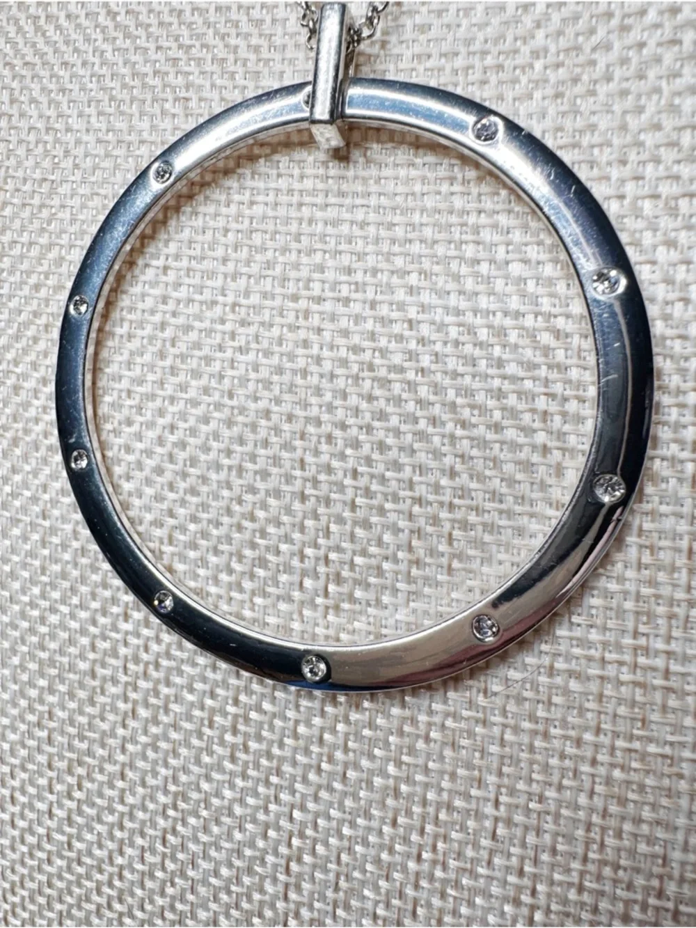 5/$25 😻 White House Black Market Silver and Gunmetal Circle Pendant Necklace